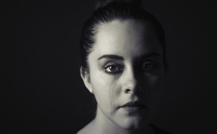 Rêver de pleurer, ou de voir quelqu’un pleurer : quelle signification ?