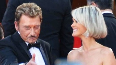 Laetitia Hallyday communique-t-elle vraiment avec l’esprit du Taulier ?
