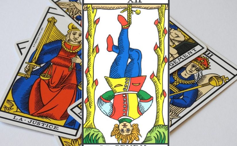 La carte du Pendu dans le Tarot de Marseille : quelles interprétations ?